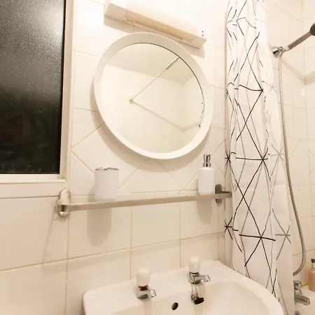 Refurnished Vintage Charming 2 Bedroom In Temple Bar