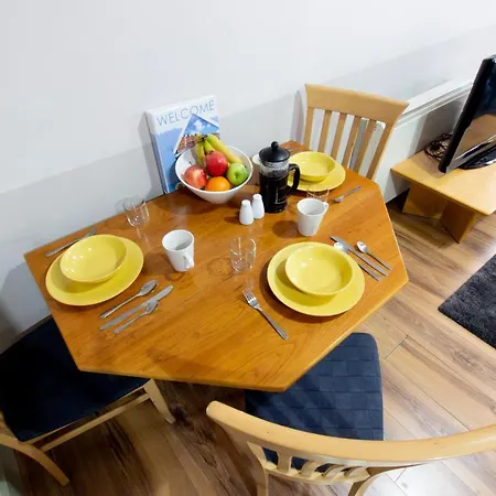 Refurnished Vintage Charming 2 Bedroom In Temple Bar Apartment *